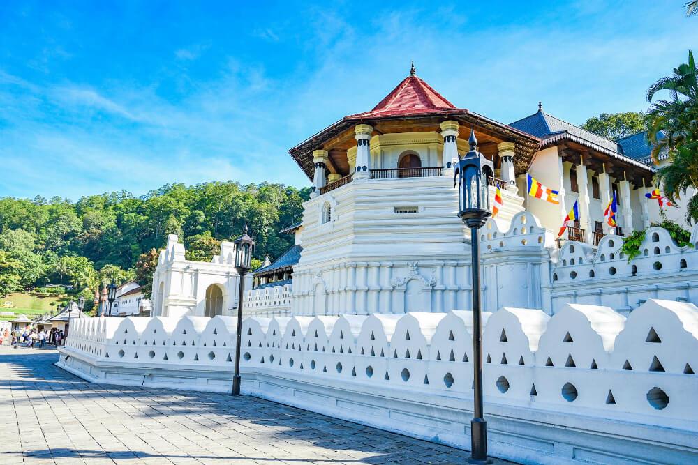 tourist attraction places in kandy